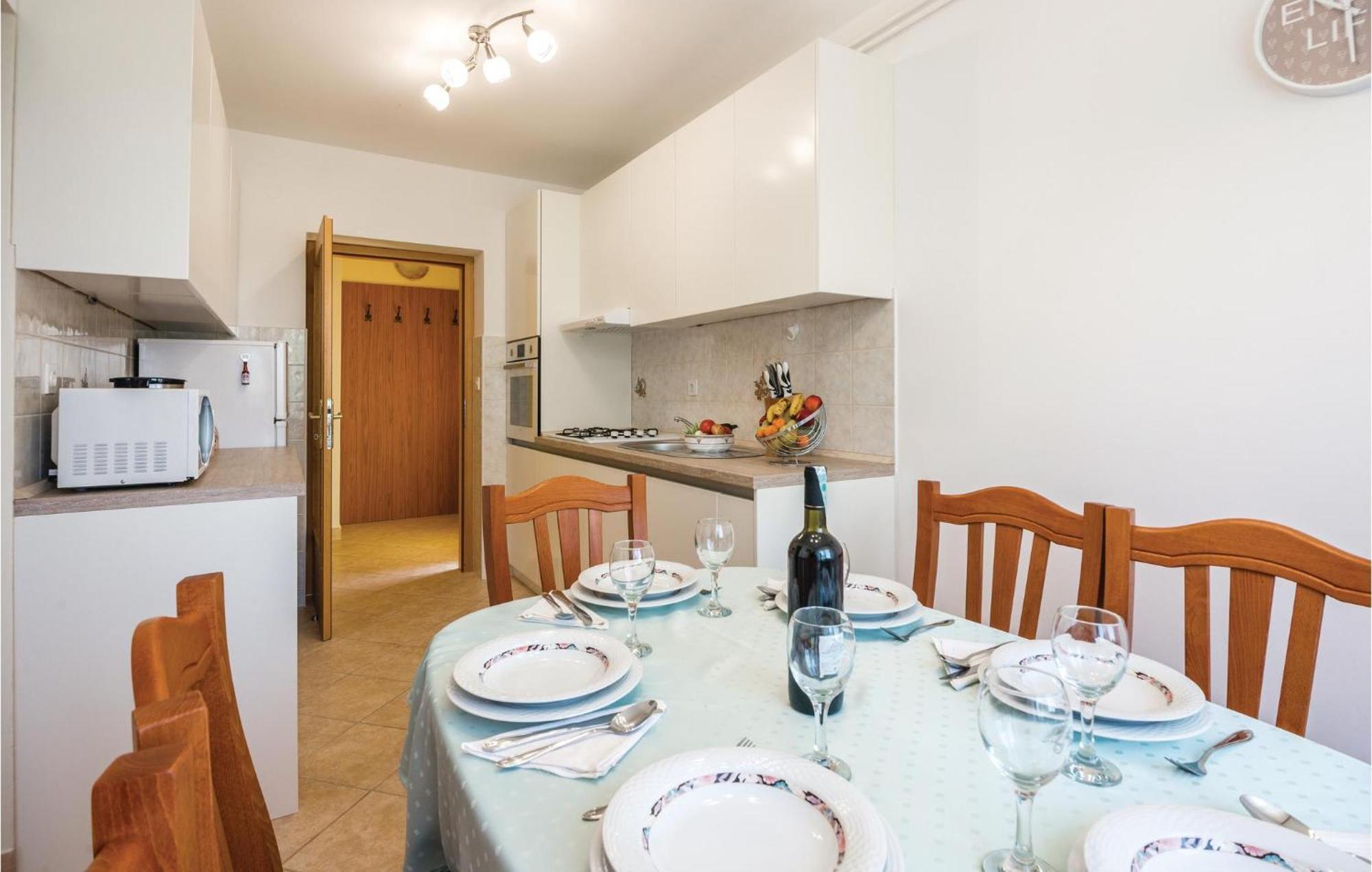 Amazing Apartment In Veprinac With Kitchen Екстер'єр фото